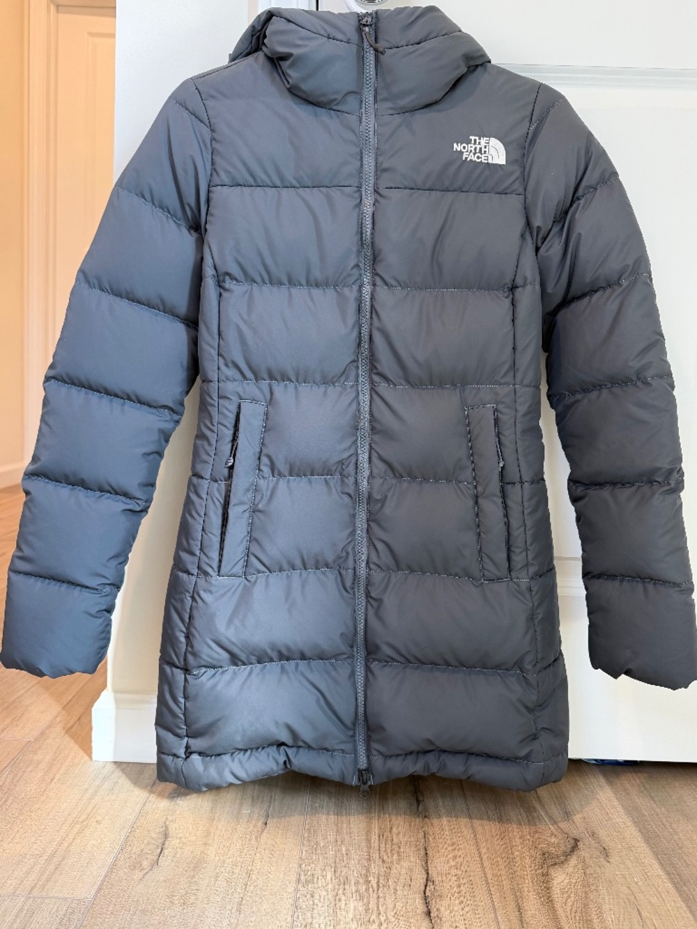 The North Face Women’s 550 Down Puffer Parka Gray XS NF0A4R31